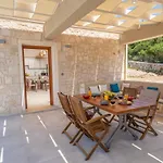 Pithari Sunset Villa *
