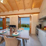 Pithari Sunset Villa *