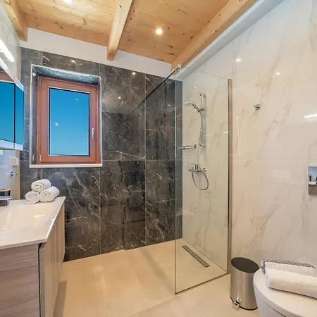 Pitharia Luxury With Amazing Sea Views Khalikeri