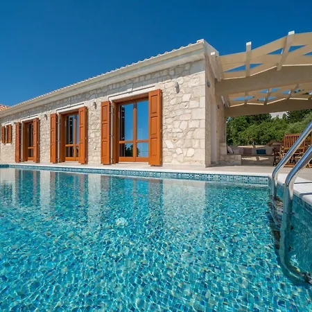 Villa Pitharia Luxury With Amazing Sea Views